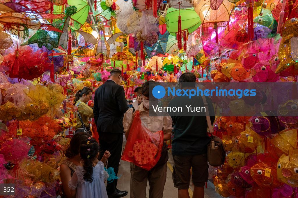 Hong Kong Prepares for Mid Autumn Festival