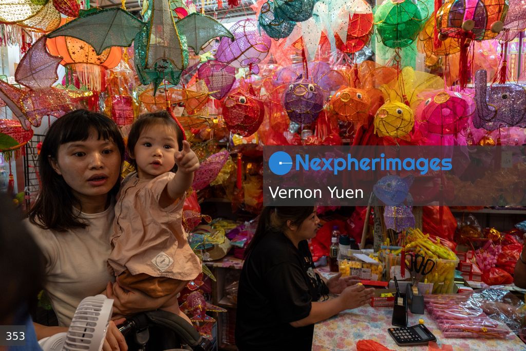 Hong Kong Prepares for Mid Autumn Festival
