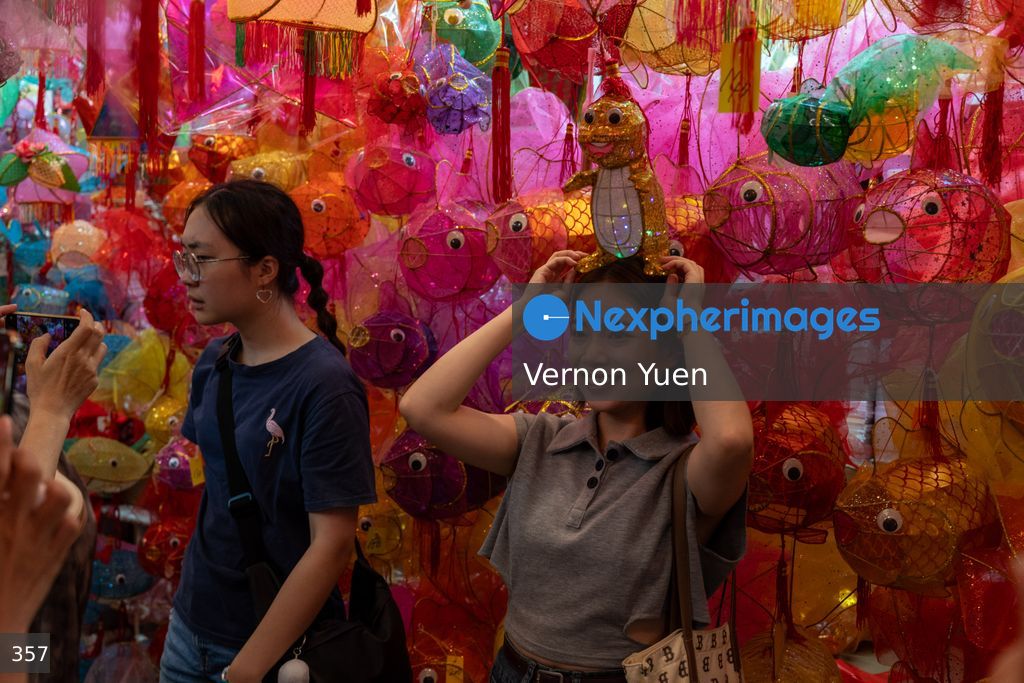 Hong Kong Prepares for Mid Autumn Festival