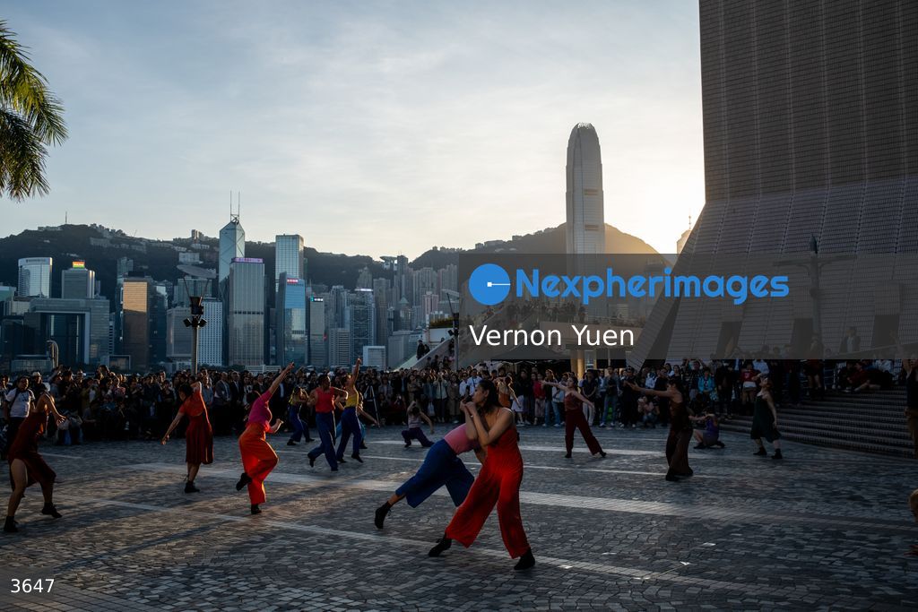 Hong Kong Dance Performance in Street