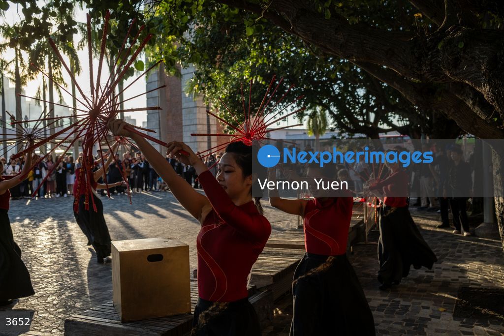Hong Kong Dance Performance in Street