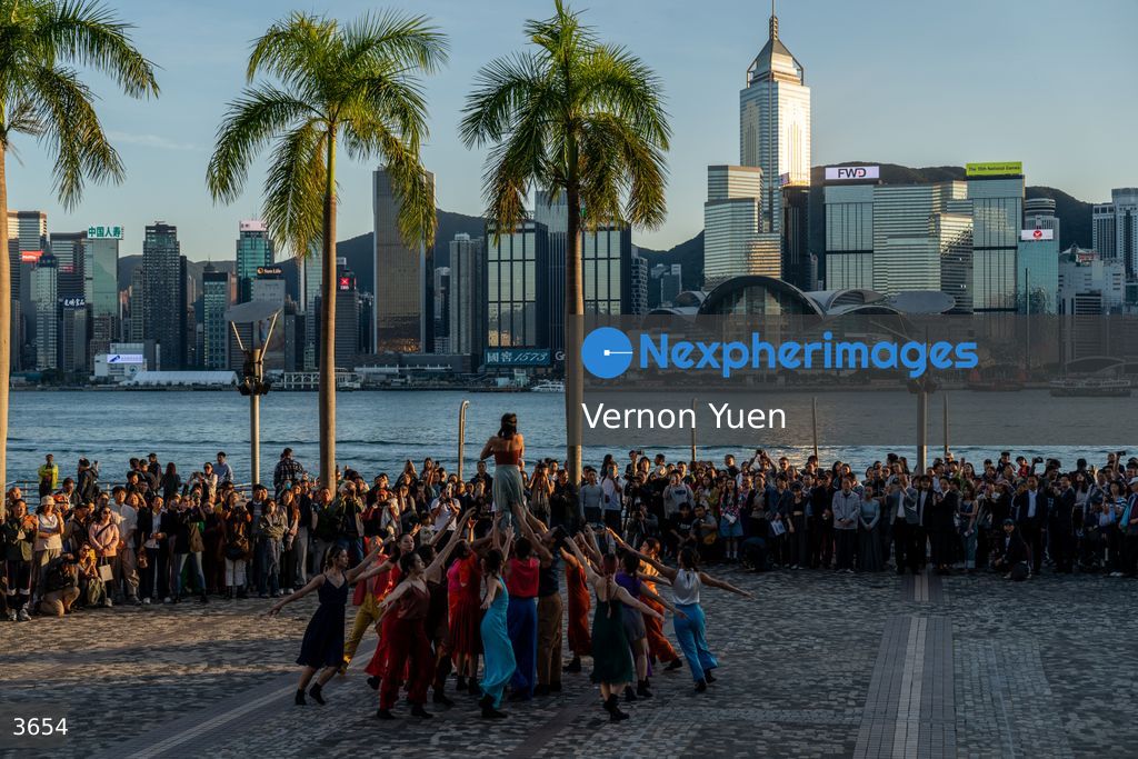 Hong Kong Dance Performance in Street