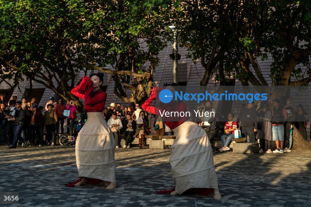 Hong Kong Dance Performance in Street