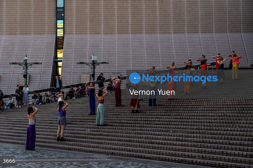 Hong Kong Dance Performance in Street