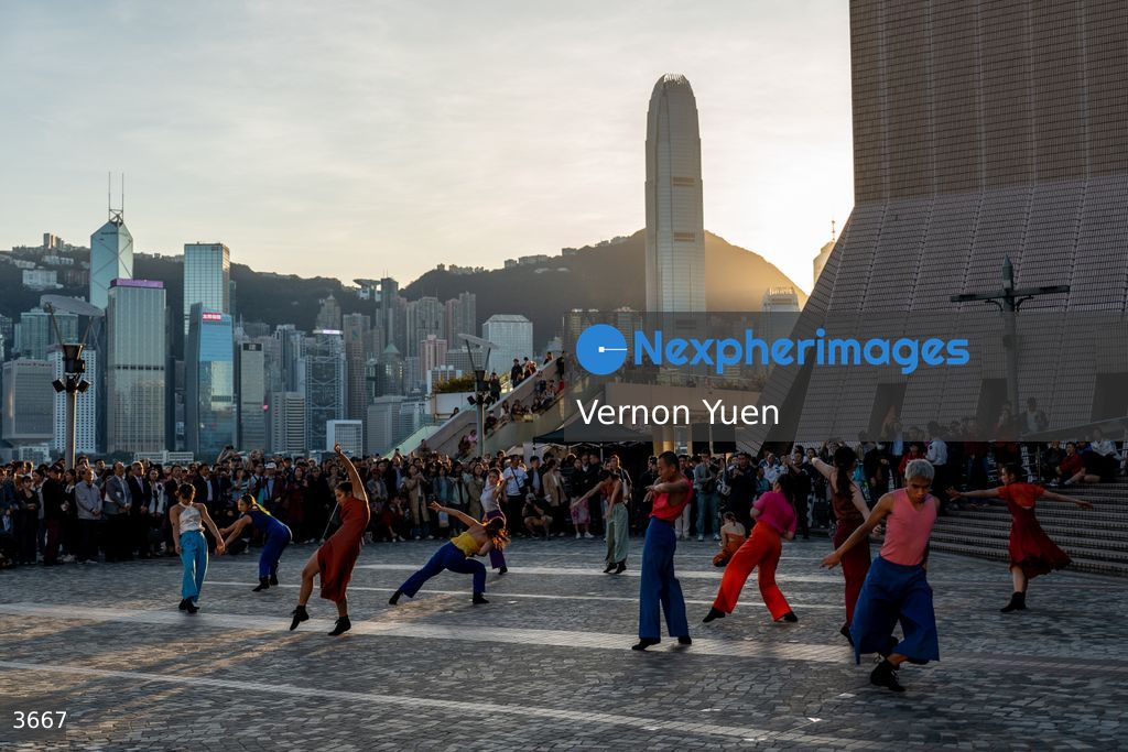 Hong Kong Dance Performance in Street