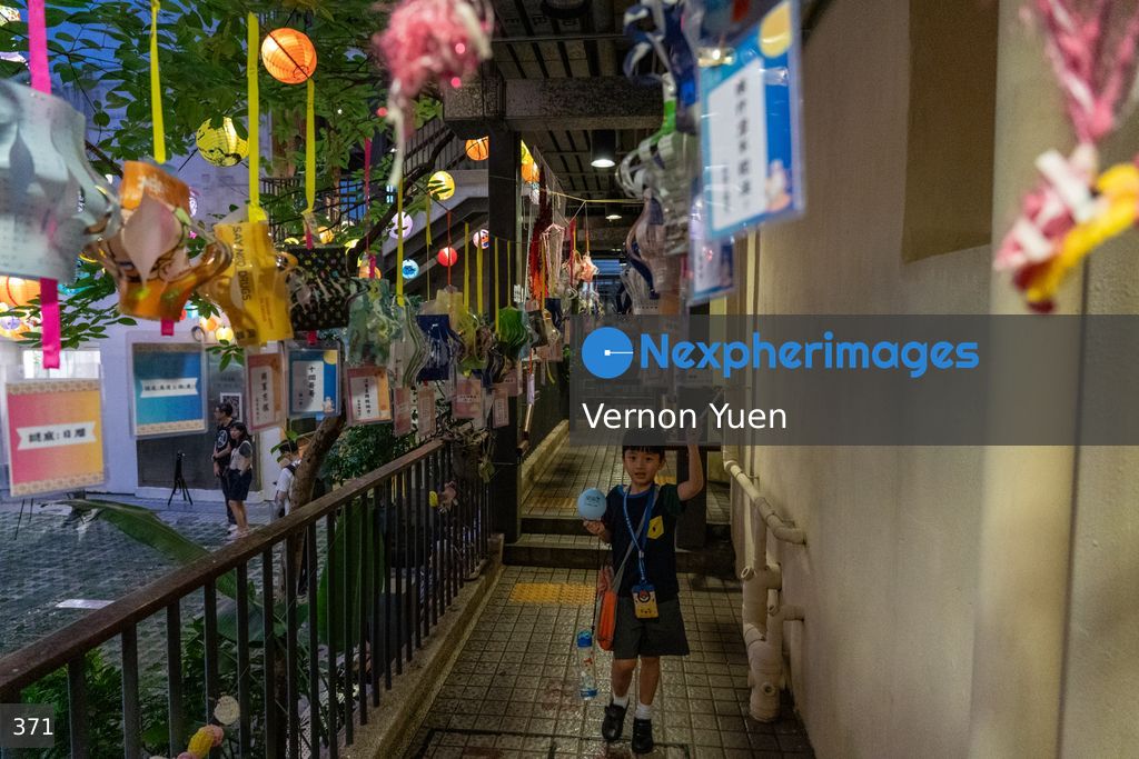 Hong Kong Prepares for Mid Autumn Festival