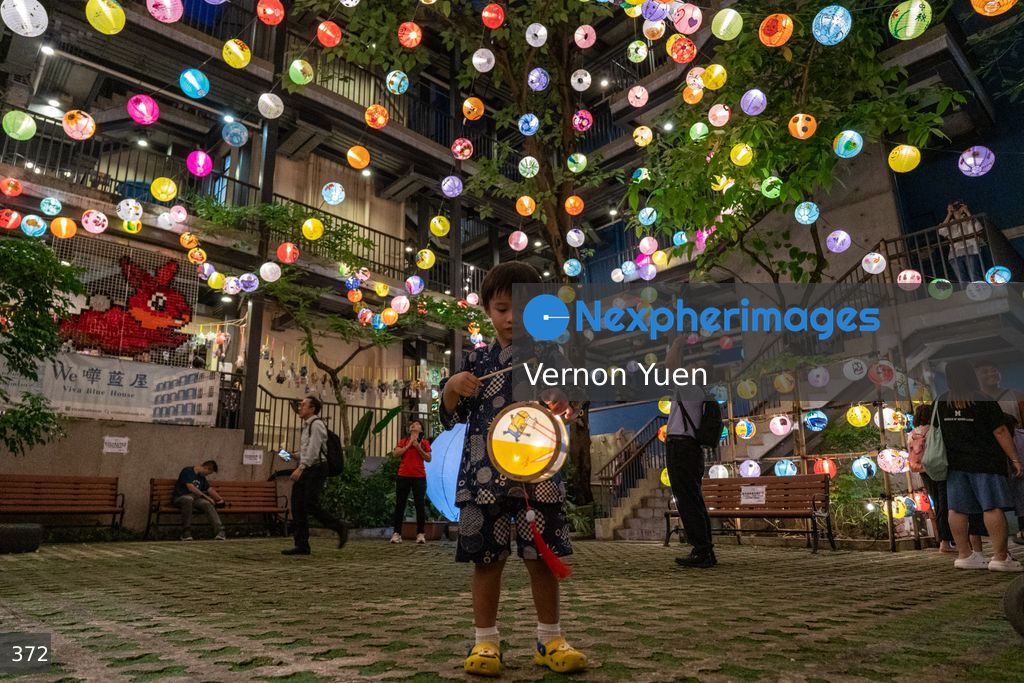 Hong Kong Prepares for Mid Autumn Festival