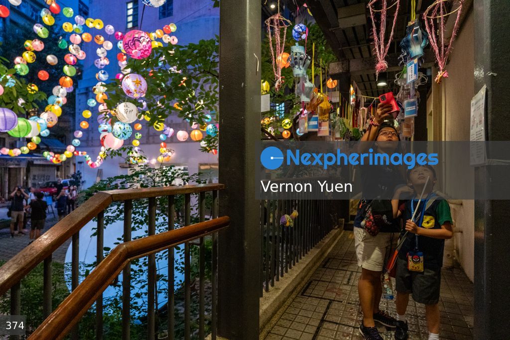 Hong Kong Prepares for Mid Autumn Festival