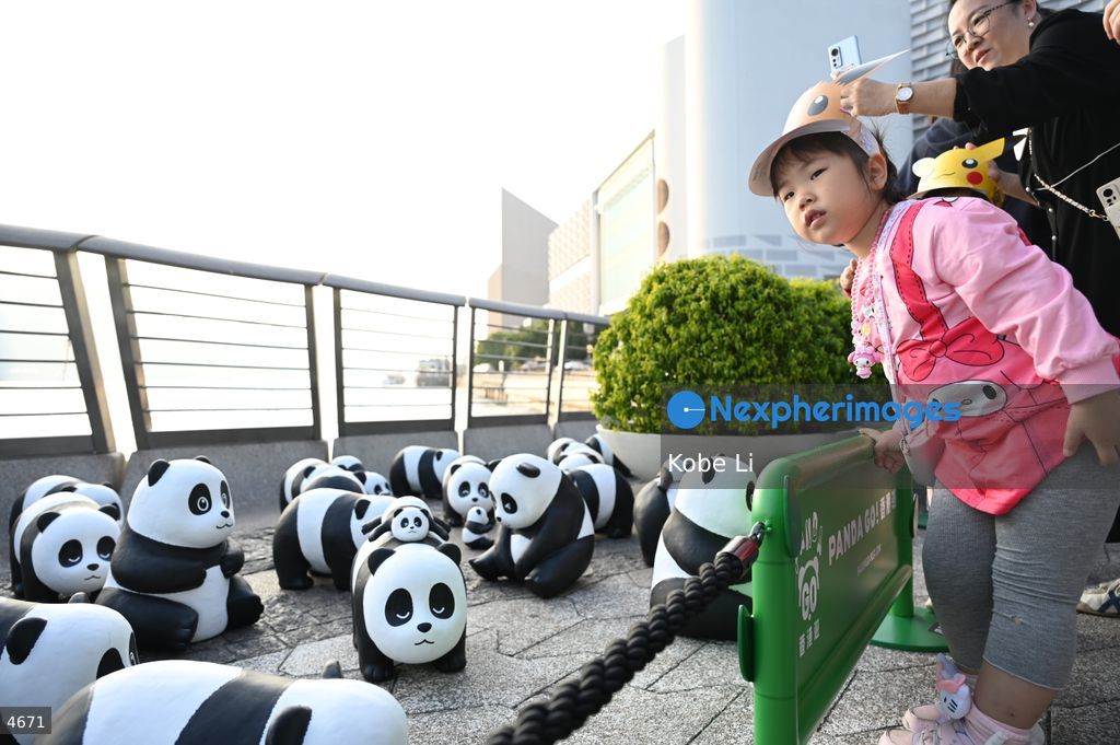 2500 panda models in Avenue of Stars