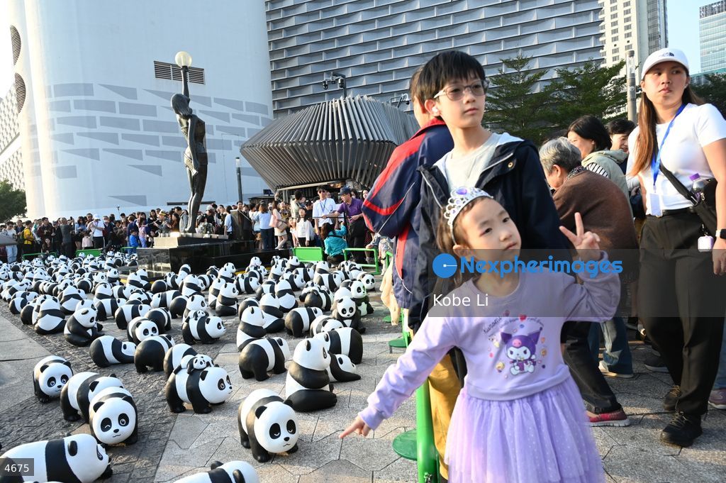 2500 panda models in Avenue of Stars