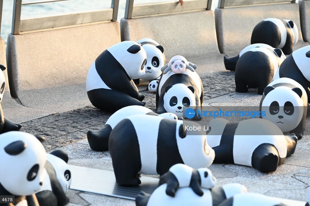 2500 panda models in Avenue of Stars