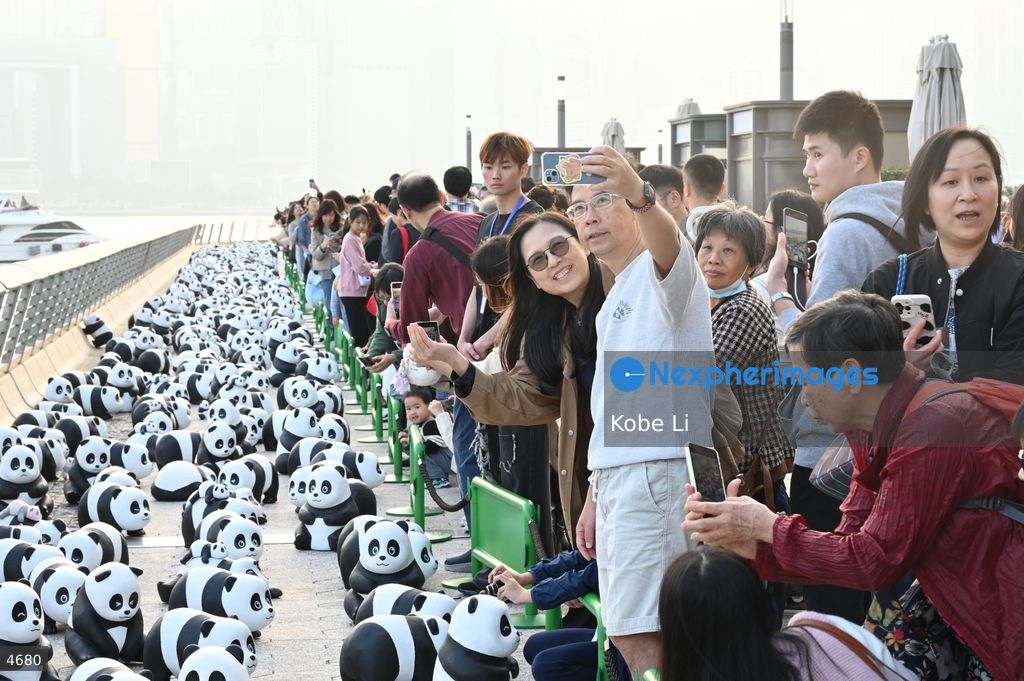 2500 panda models in Avenue of Stars