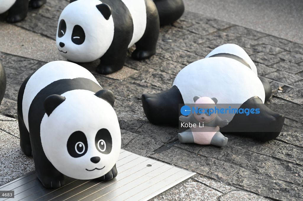 2500 panda models in Avenue of Stars