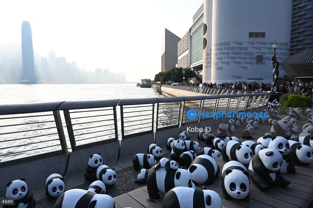 2500 panda models in Avenue of Stars