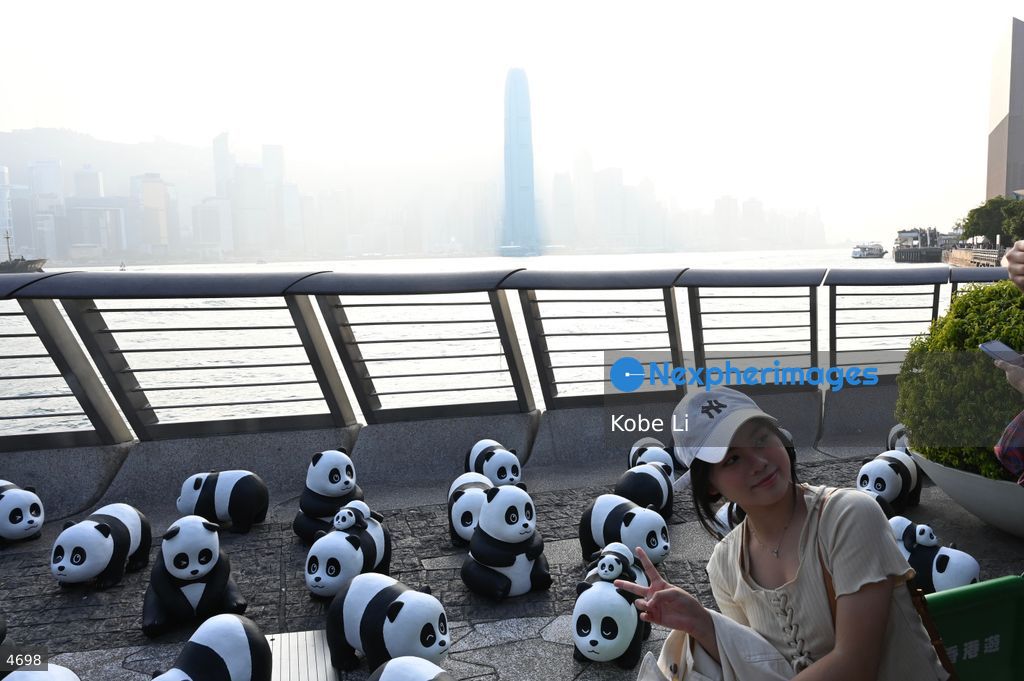 2500 panda models in Avenue of Stars