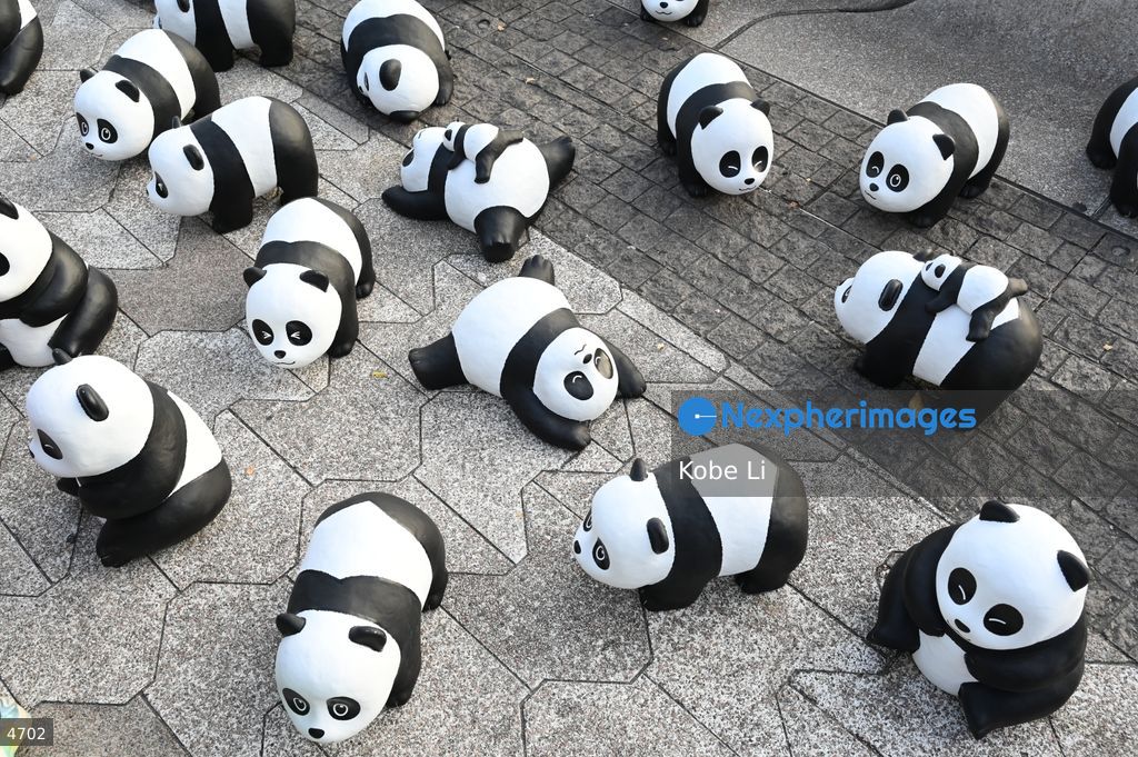 2500 panda models in Avenue of Stars