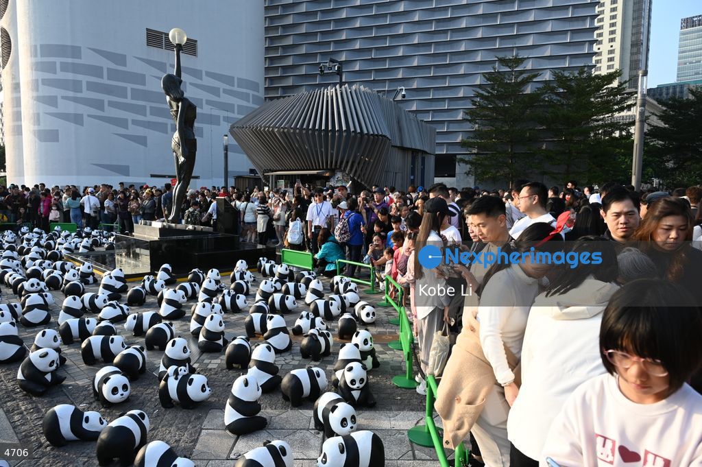 2500 panda models in Avenue of Stars