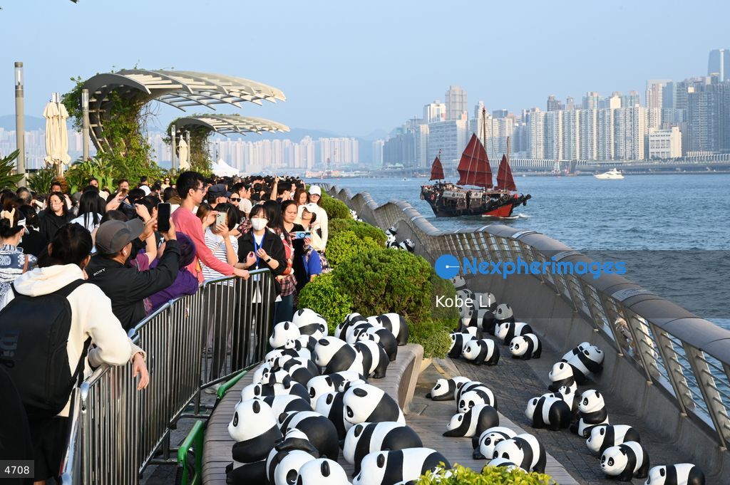 2500 panda models in Avenue of Stars
