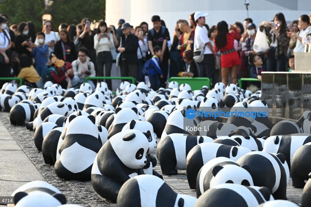 2500 panda models in Avenue of Stars