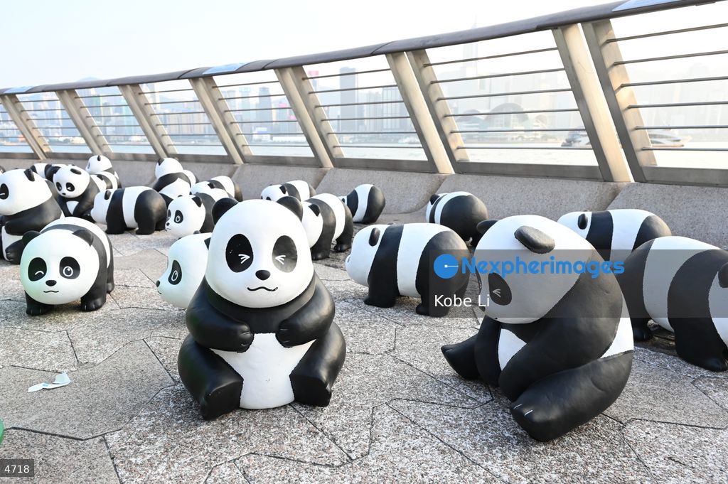 2500 panda models in Avenue of Stars
