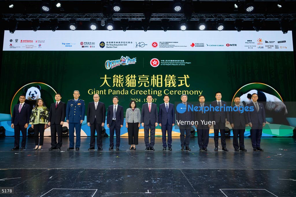 Hong Kong Ocean Park Greeting Ceremony