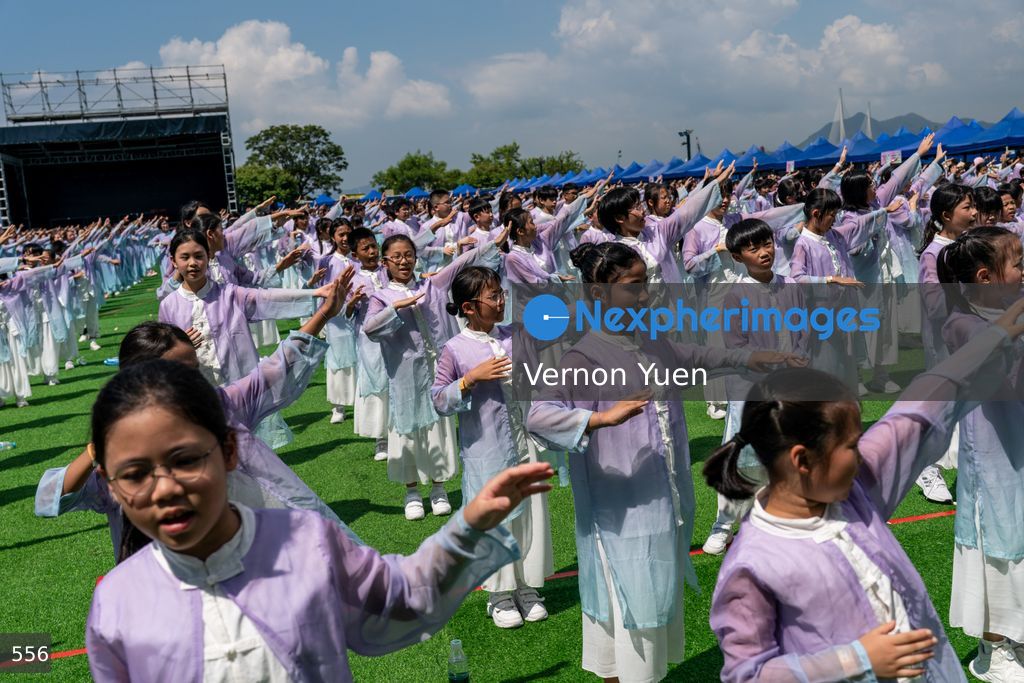 Hong Kong Outdoor Dance Performance to Mark China National Day
