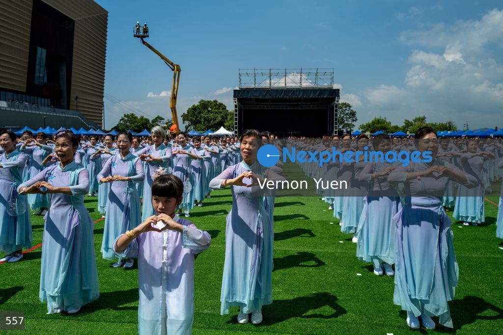 Hong Kong Outdoor Dance Performance to Mark China National Day