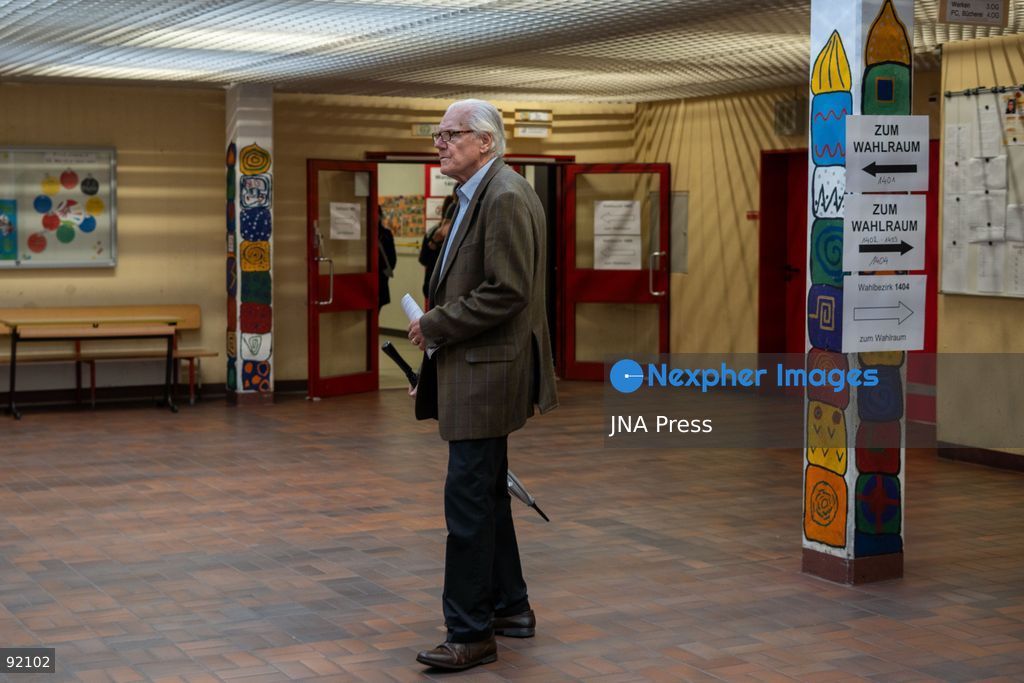HANOVER, GERMANY, SEPTEMBER 13, 2026: Voters cast their ballots during local elections in Hanover, Lower Saxony, as migration, integration and the growing influence of the far right featured prominently in political debate. Voters from different generations and backgrounds spoke about concerns ranging from immigration and racism to pensions and social security. The coverage continued at Hanover’s New Town Hall as residents followed the results and supporters of the Green Party celebrated the re-election of incumbent Lord Mayor Belit Onay. Photo by Shrouk Ghonim / JNA Press. (Photo by Shrouk Ghonim/JNA Press via Nexpher Images)