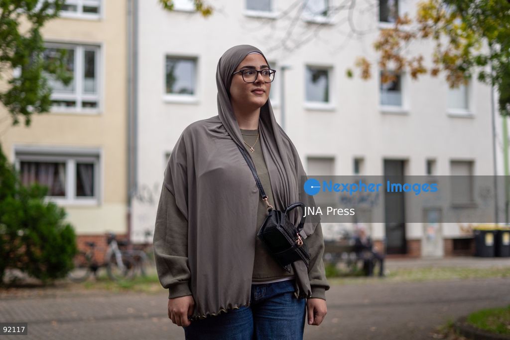 HANOVER, GERMANY, SEPTEMBER 13, 2026: Voters cast their ballots during local elections in Hanover, Lower Saxony, as migration, integration and the growing influence of the far right featured prominently in political debate. Voters from different generations and backgrounds spoke about concerns ranging from immigration and racism to pensions and social security. The coverage continued at Hanover’s New Town Hall as residents followed the results and supporters of the Green Party celebrated the re-election of incumbent Lord Mayor Belit Onay. Photo by Shrouk Ghonim / JNA Press. (Photo by Shrouk Ghonim/JNA Press via Nexpher Images)