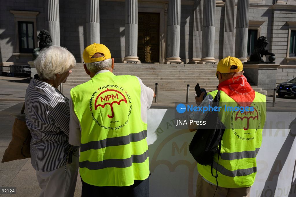 MADRID, SPAIN, SEPTEMBER 14, 2026: Pensioners gather outside the Congress of Deputies in Madrid during a demonstration calling for the protection of Spain’s public pension system. The rally was organized by the Madrid Pensioners’ Movement. Photo by Tomas Calle / JNA Press. (Photo by Tomas Calle/JNA Press via Nexpher Images)