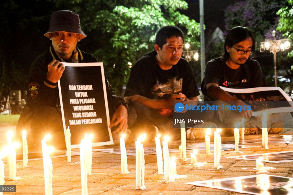 SURAKARTA, CENTRAL JAVA, INDONESIA, SEPTEMBER 14, 2026: Journalists and media workers take part in a solidarity prayer at Solo City Hall for five journalists, two crew members and a guide who lost contact while covering the eruption of Mount Anak Krakatau in the Sunda Strait. The event was organized by the Solo branches of the Indonesian Photojournalists Association (PFI), Indonesian Journalists Association (PWI) and Alliance of Independent Journalists (AJI), together with journalists from various media organizations, in support of ongoing search efforts. Photo by Ilham Nur Arifin / JNA Press. (Photo by Ilham Nur Arifin/JNA Press via Nexpher Images)