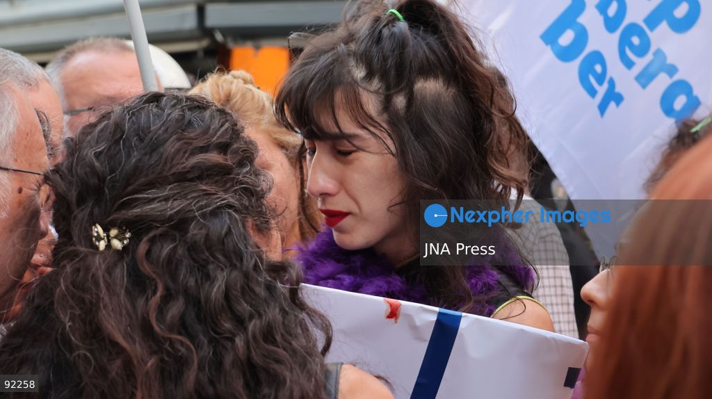 IZMIR, TURKEY, SEPTEMBER 14, 2026: Police intervene as demonstrators gather on Cyprus Martyrs Street in the Alsancak district of Izmir during a Feminist Night March in solidarity with LGBTI+ people. A scuffle broke out after police prevented demonstrators from unfurling a banner bearing the words “LGBTI+,” with officers using pepper spray to disperse the crowd. Two people were detained and several participants sustained minor injuries during the intervention, according to information provided by the photographer. Photo by Turgay Kilic / JNA Press. (Photo by Turgay Kilic/JNA Press via Nexpher Images)