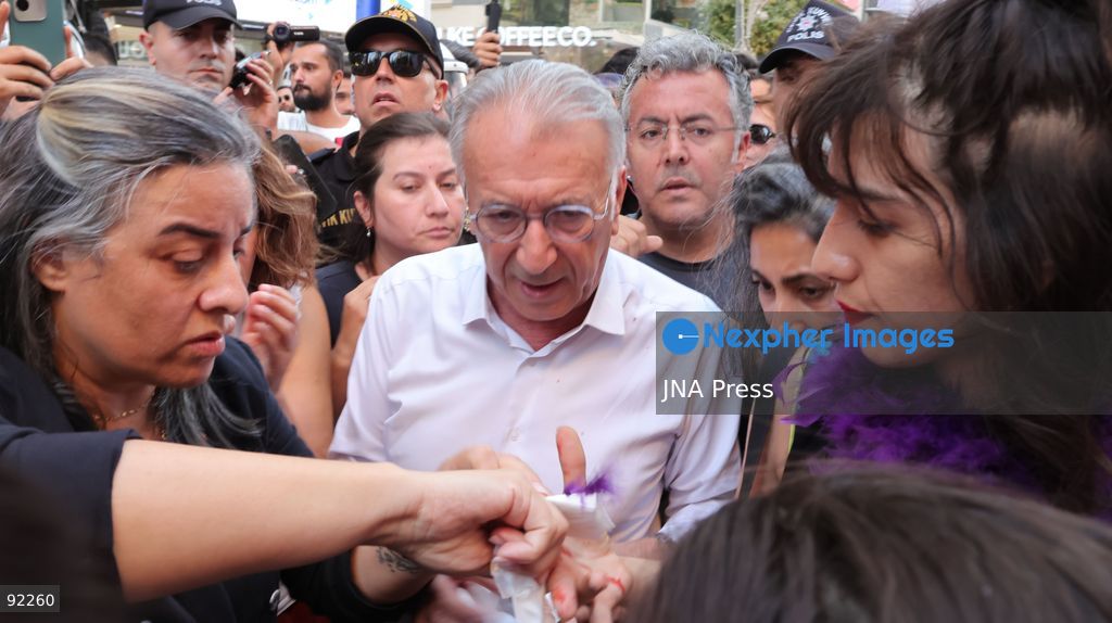 IZMIR, TURKEY, SEPTEMBER 14, 2026: Police intervene as demonstrators gather on Cyprus Martyrs Street in the Alsancak district of Izmir during a Feminist Night March in solidarity with LGBTI+ people. A scuffle broke out after police prevented demonstrators from unfurling a banner bearing the words “LGBTI+,” with officers using pepper spray to disperse the crowd. Two people were detained and several participants sustained minor injuries during the intervention, according to information provided by the photographer. Photo by Turgay Kilic / JNA Press. (Photo by Turgay Kilic/JNA Press via Nexpher Images)
