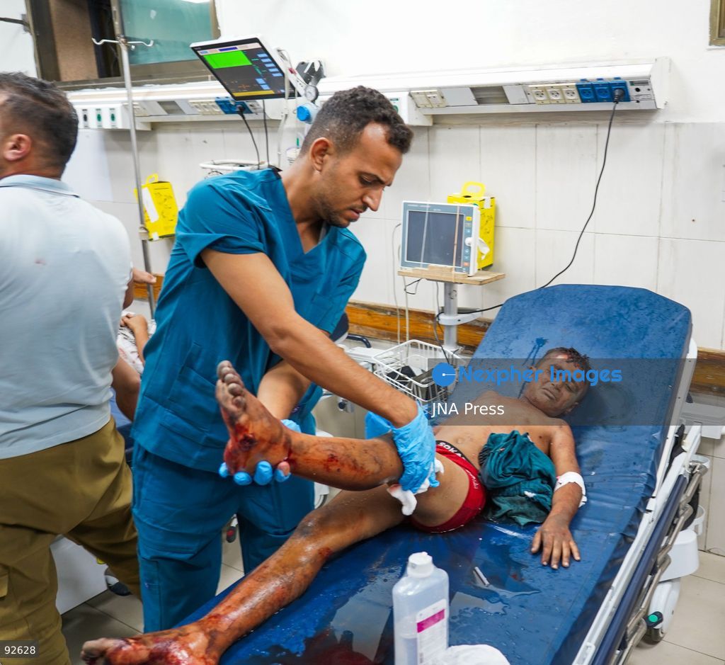KHAN YOUNIS, GAZA STRIP, PALESTINE, SEPTEMBER 15, 2026: The bodies of two Palestinians and a number of wounded people, including children, arrive at Nasser Medical Complex following a reported Israeli strike on tents housing displaced Palestinians at Al-Sumoud camp west of Khan Younis in the southern Gaza Strip. Photo by Ramzi Abu Amer / JNA Press. (Photo by Ramzi Abu Amer/JNA Press via Nexpher Images)