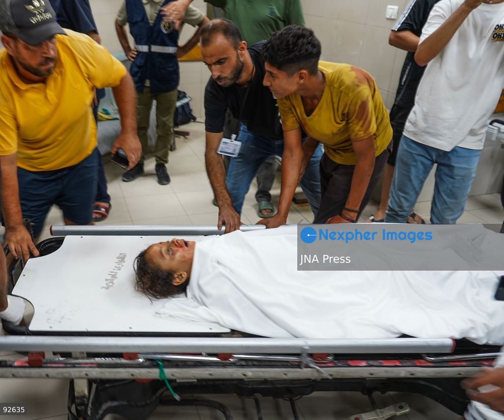 KHAN YOUNIS, GAZA STRIP, PALESTINE, SEPTEMBER 15, 2026: The bodies of two Palestinians and a number of wounded people, including children, arrive at Nasser Medical Complex following a reported Israeli strike on tents housing displaced Palestinians at Al-Sumoud camp west of Khan Younis in the southern Gaza Strip. Photo by Ramzi Abu Amer / JNA Press. (Photo by Ramzi Abu Amer/JNA Press via Nexpher Images)