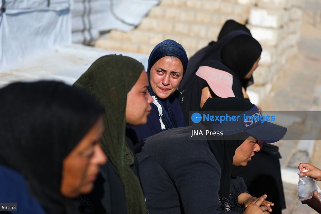 KHAN YOUNIS, GAZA STRIP, PALESTINE, SEPTEMBER 16, 2026: Relatives mourn and bid farewell to eight-year-old Amal Al-Mughayyir, who was reported killed in an Israeli strike the previous night in the Al-Mawasi area of Khan Younis, southern Gaza Strip. Photo by Ramzi Abu Amer / JNA Press. (Photo by Ramzi Abu Amer/JNA Press via Nexpher Images)