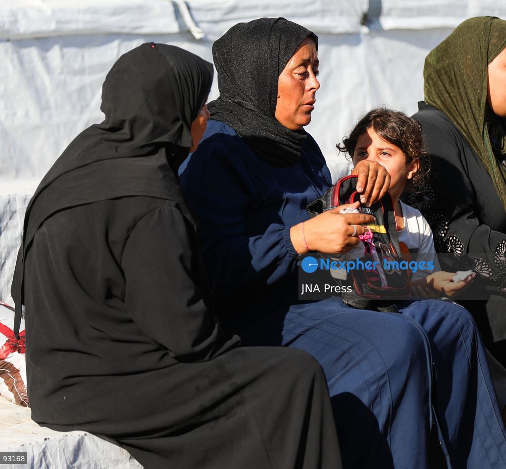 KHAN YOUNIS, GAZA STRIP, PALESTINE, SEPTEMBER 16, 2026: Relatives mourn and bid farewell to eight-year-old Amal Al-Mughayyir, who was reported killed in an Israeli strike the previous night in the Al-Mawasi area of Khan Younis, southern Gaza Strip. Photo by Ramzi Abu Amer / JNA Press. (Photo by Ramzi Abu Amer/JNA Press via Nexpher Images)