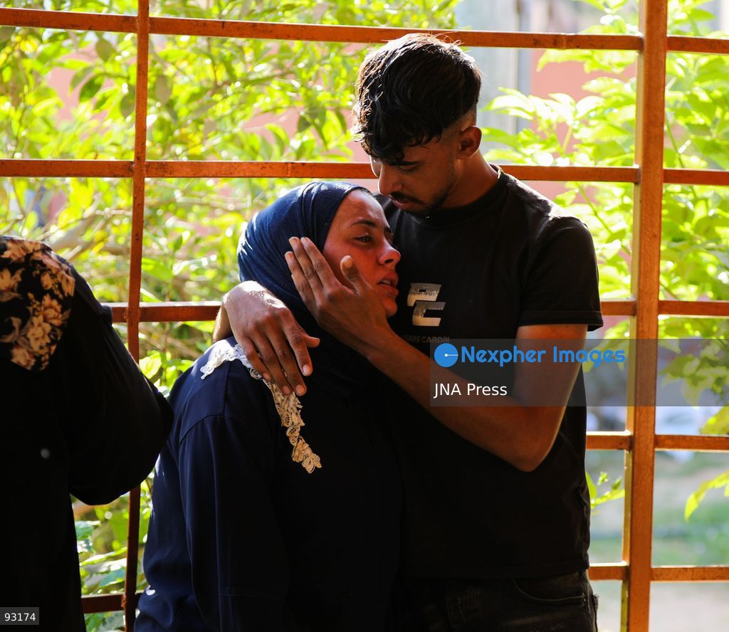KHAN YOUNIS, GAZA STRIP, PALESTINE, SEPTEMBER 16, 2026: Relatives mourn and bid farewell to eight-year-old Amal Al-Mughayyir, who was reported killed in an Israeli strike the previous night in the Al-Mawasi area of Khan Younis, southern Gaza Strip. Photo by Ramzi Abu Amer / JNA Press. (Photo by Ramzi Abu Amer/JNA Press via Nexpher Images)