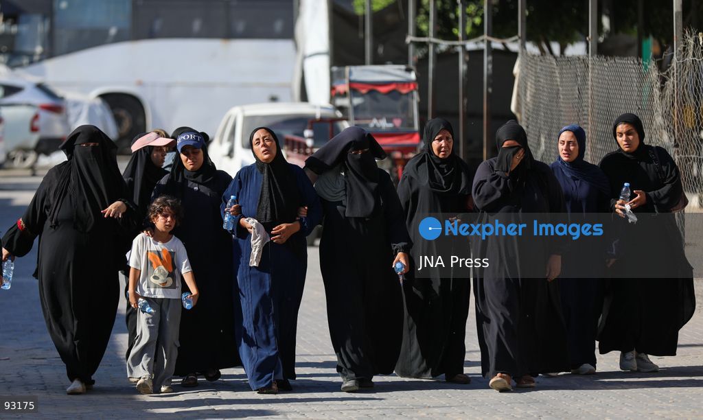 KHAN YOUNIS, GAZA STRIP, PALESTINE, SEPTEMBER 16, 2026: Relatives mourn and bid farewell to eight-year-old Amal Al-Mughayyir, who was reported killed in an Israeli strike the previous night in the Al-Mawasi area of Khan Younis, southern Gaza Strip. Photo by Ramzi Abu Amer / JNA Press. (Photo by Ramzi Abu Amer/JNA Press via Nexpher Images)