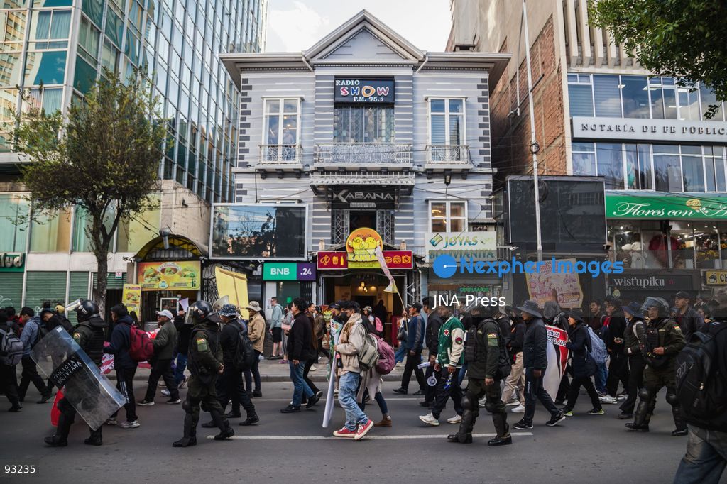 LA PAZ, BOLIVIA, SEPTEMBER 15, 2026: Urban teachers march through central La Paz during a protest over economic and education-related demands while a government-declared state of exception remains in effect. Demonstrators carried empty pots as a symbol of declining purchasing power and called for government action on education policies, wages and the rising cost of living. Photo by Andres Balcazar / JNA Press. (Photo by Andres Balcazar/JNA Press via Nexpher Images)