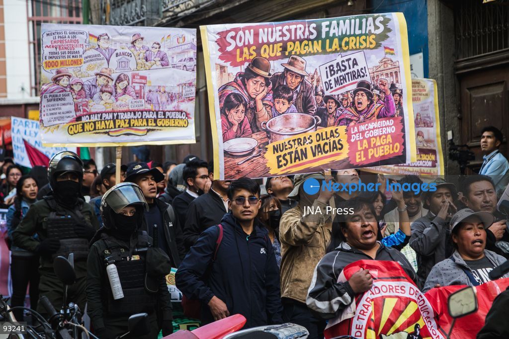 LA PAZ, BOLIVIA, SEPTEMBER 15, 2026: Urban teachers march through central La Paz during a protest over economic and education-related demands while a government-declared state of exception remains in effect. Demonstrators carried empty pots as a symbol of declining purchasing power and called for government action on education policies, wages and the rising cost of living. Photo by Andres Balcazar / JNA Press. (Photo by Andres Balcazar/JNA Press via Nexpher Images)