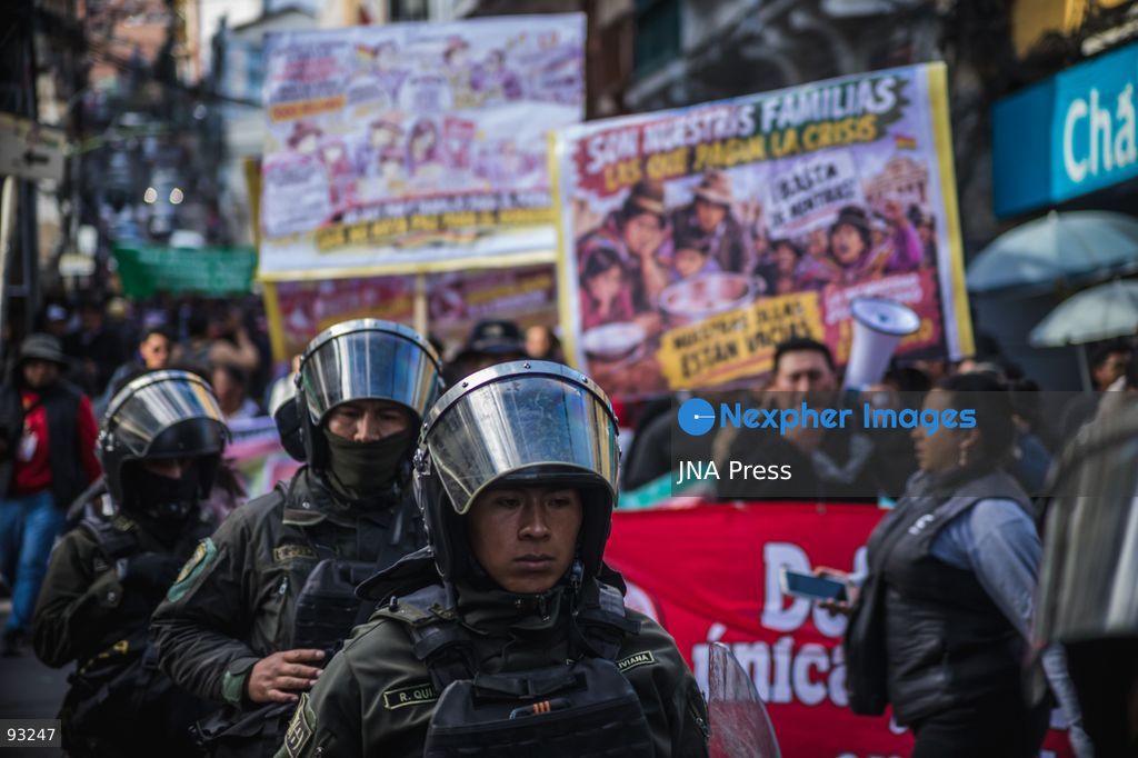 LA PAZ, BOLIVIA, SEPTEMBER 15, 2026: Urban teachers march through central La Paz during a protest over economic and education-related demands while a government-declared state of exception remains in effect. Demonstrators carried empty pots as a symbol of declining purchasing power and called for government action on education policies, wages and the rising cost of living. Photo by Andres Balcazar / JNA Press. (Photo by Andres Balcazar/JNA Press via Nexpher Images)