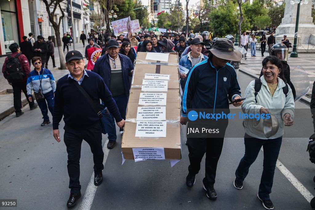 LA PAZ, BOLIVIA, SEPTEMBER 15, 2026: Urban teachers march through central La Paz during a protest over economic and education-related demands while a government-declared state of exception remains in effect. Demonstrators carried empty pots as a symbol of declining purchasing power and called for government action on education policies, wages and the rising cost of living. Photo by Andres Balcazar / JNA Press. (Photo by Andres Balcazar/JNA Press via Nexpher Images)
