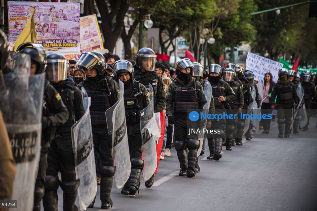 LA PAZ, BOLIVIA, SEPTEMBER 15, 2026: Urban teachers march through central La Paz during a protest over economic and education-related demands while a government-declared state of exception remains in effect. Demonstrators carried empty pots as a symbol of declining purchasing power and called for government action on education policies, wages and the rising cost of living. Photo by Andres Balcazar / JNA Press. (Photo by Andres Balcazar/JNA Press via Nexpher Images)