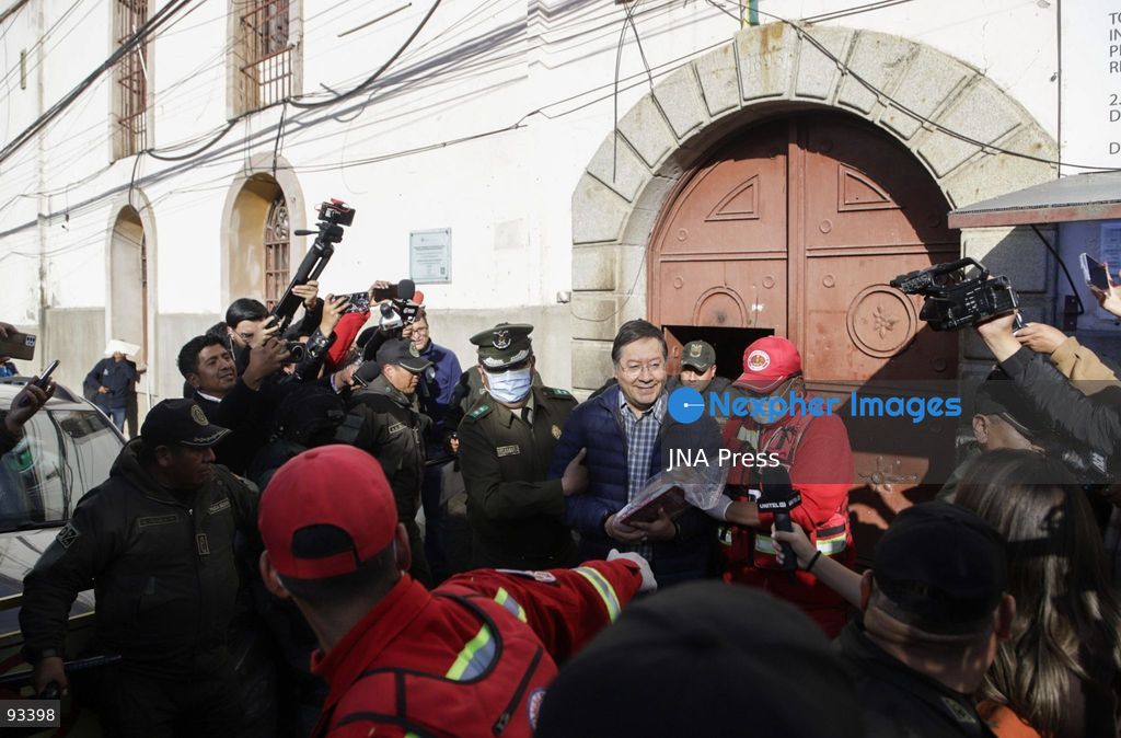 LA PAZ, BOLIVIA, SEPTEMBER 16, 2026: Former Bolivian President Luis Arce leaves San Pedro prison under police escort before being transferred to Hospital Arco Iris in La Paz for specialized medical treatment. The transfer was authorized by a court order, with Arce remaining under police custody during his hospitalization. Photo by Andres Balcazar / JNA Press. (Photo by Andres Balcazar/JNA Press via Nexpher Images)