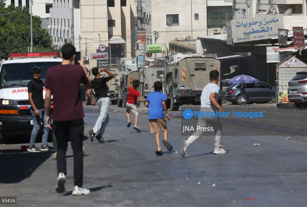NABLUS, OCCUPIED WEST BANK, SEPTEMBER 17, 2026: Israeli troops move along a street during a military operation in Ein Beit al-Ma refugee camp, west of Nablus in the occupied West Bank. Photo by Nedal Shtieh / JNA Press. (Photo by Nedal Shtieh/JNA Press via Nexpher Images)