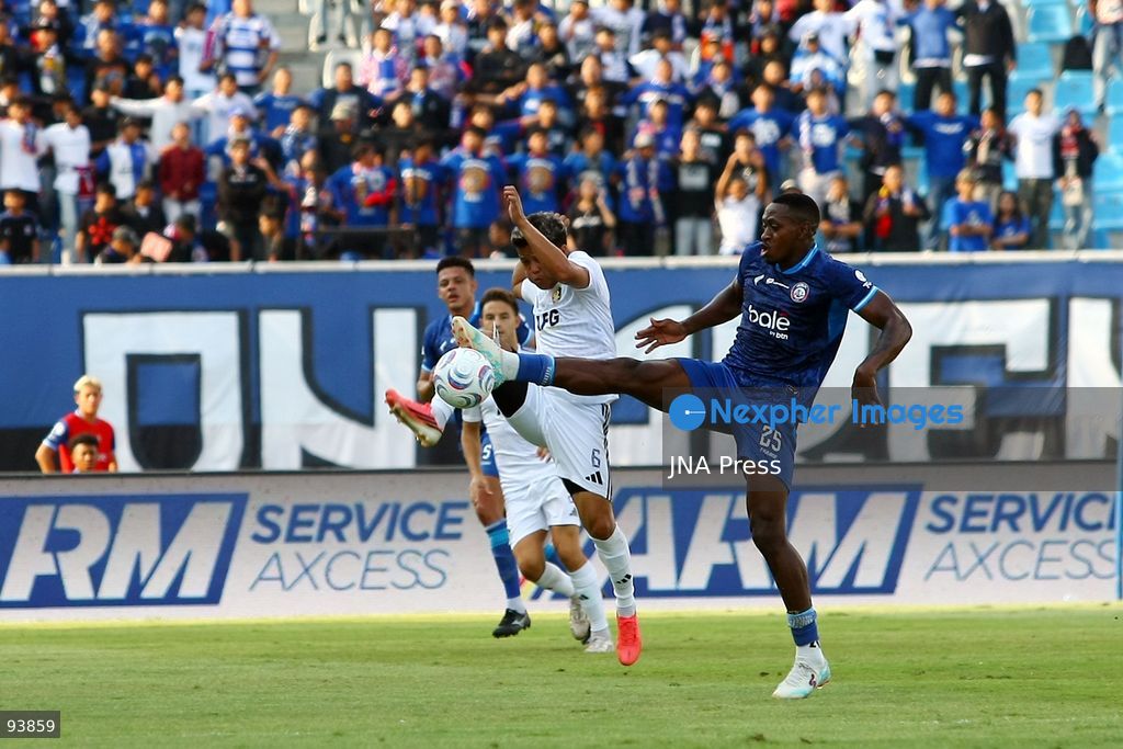 MALANG, EAST JAVA, INDONESIA, SEPTEMBER 18, 2026: Arema FC defender Landis, right, battles for the ball with Persik Kediri defender I Garcia Andhika during their Indonesia Super League match at Kanjuruhan Stadium in Malang, East Java. Arema FC and Persik Kediri played to a 1-1 draw. Photo by Hayu Yudha Prabowo / JNA Press. (Photo by Hayu Yudha Prabowo/JNA Press via Nexpher Images)