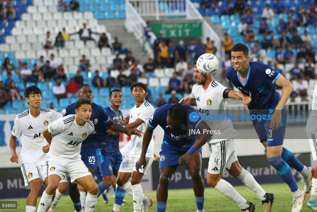 MALANG, EAST JAVA, INDONESIA, SEPTEMBER 18, 2026: Arema FC defender Landis, right, battles for the ball with Persik Kediri defender I Garcia Andhika during their Indonesia Super League match at Kanjuruhan Stadium in Malang, East Java. Arema FC and Persik Kediri played to a 1-1 draw. Photo by Hayu Yudha Prabowo / JNA Press. (Photo by Hayu Yudha Prabowo/JNA Press via Nexpher Images)