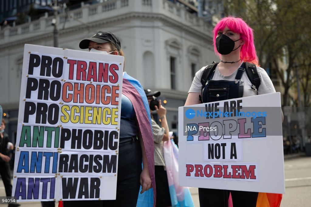 MELBOURNE, AUSTRALIA, SEPTEMBER 19, 2026: Police separate opposing groups during demonstrations outside the Parliament of Victoria in Melbourne, where a group describing itself as a women’s rights movement gathered to oppose legal protections for transgender people and was met by transgender rights counter-protesters. Tensions escalated when Avi Yemini of the right-wing outlet Rebel News approached the counter-protest and became involved in a confrontation with demonstrators before police intervened and separated those involved. Photo by Gwendolyn Dilon / JNA Press. (Photo by Gwendolyn Dillon/JNA Press via Nexpher Images)