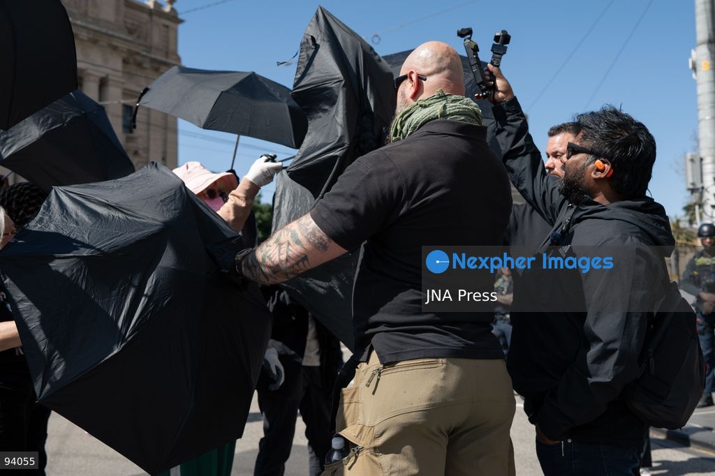 MELBOURNE, AUSTRALIA, SEPTEMBER 19, 2026: Police separate opposing groups during demonstrations outside the Parliament of Victoria in Melbourne, where a group describing itself as a women’s rights movement gathered to oppose legal protections for transgender people and was met by transgender rights counter-protesters. Tensions escalated when Avi Yemini of the right-wing outlet Rebel News approached the counter-protest and became involved in a confrontation with demonstrators before police intervened and separated those involved. Photo by Gwendolyn Dilon / JNA Press. (Photo by Gwendolyn Dillon/JNA Press via Nexpher Images)